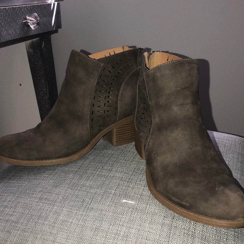 Suede/leather booties